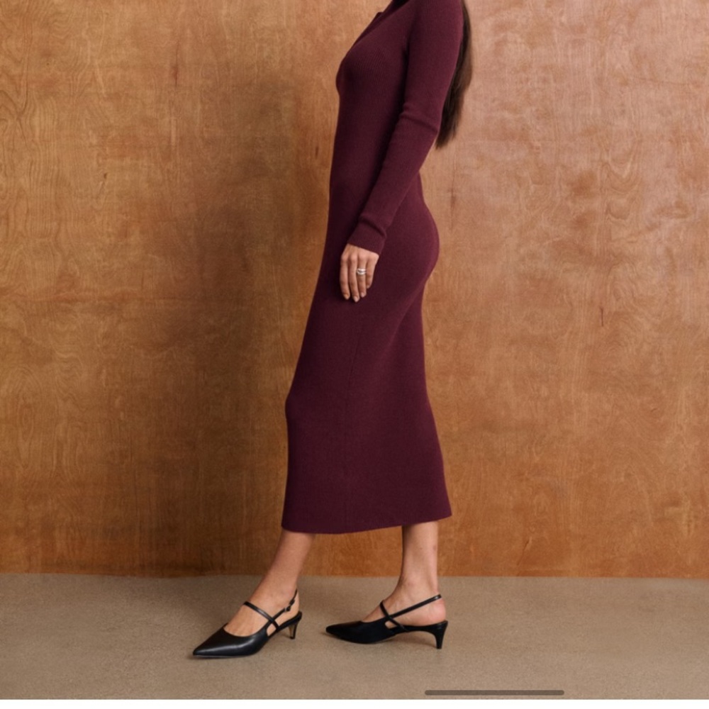 Red Ribbed Mock Neck Bodycon Dress - Picture 4 of 7